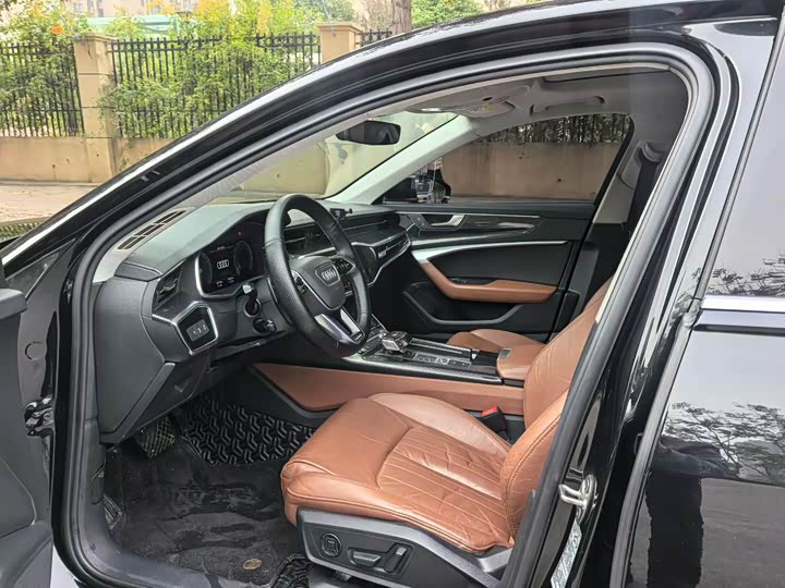 Фото 4 - Audi A6L