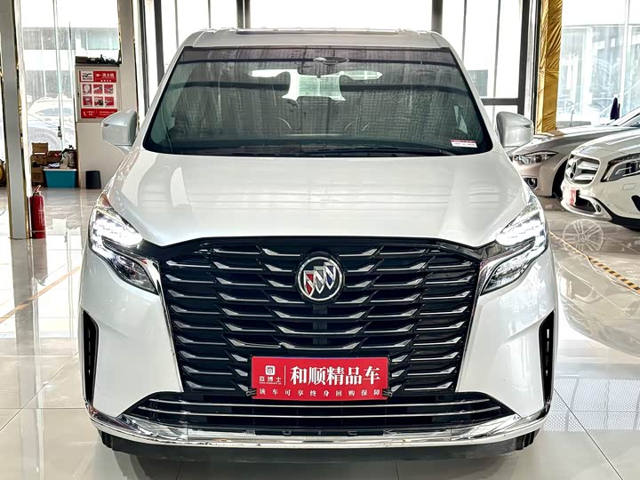 Фото 2 - Buick GL8 ES