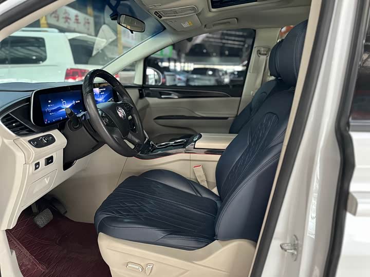 Фото 8 - Buick GL8 ES