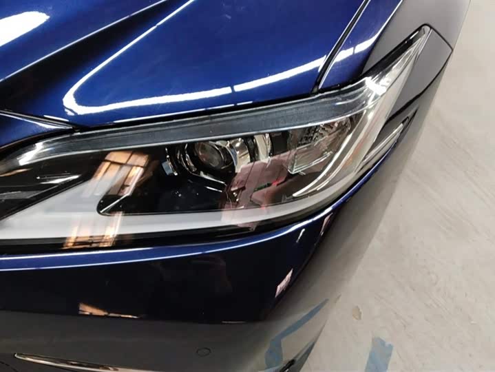 Фото 5 - Lexus ES