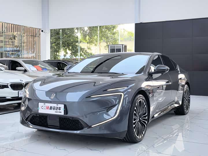 Фото 1 - Avatr 12