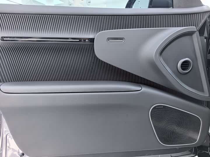 Фото 4 - Avatr 12