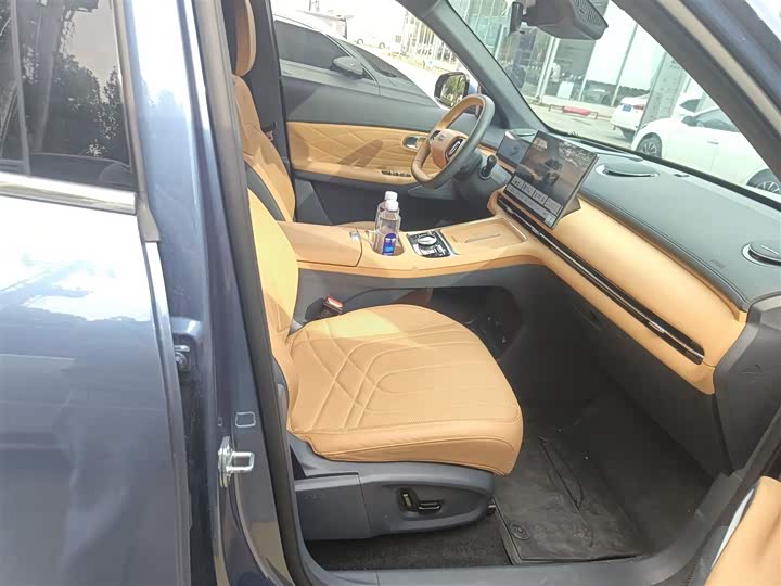 Фото 25 - Geely Galaxy Starship 7