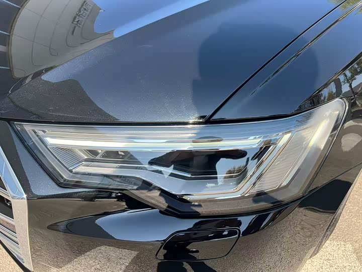 Фото 6 - Audi A6L