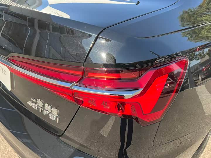 Фото 7 - Audi A6L