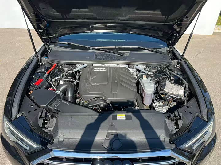 Фото 9 - Audi A6L