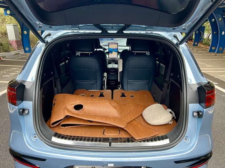 Фото 12 - BYD Tang Hybrid/EV