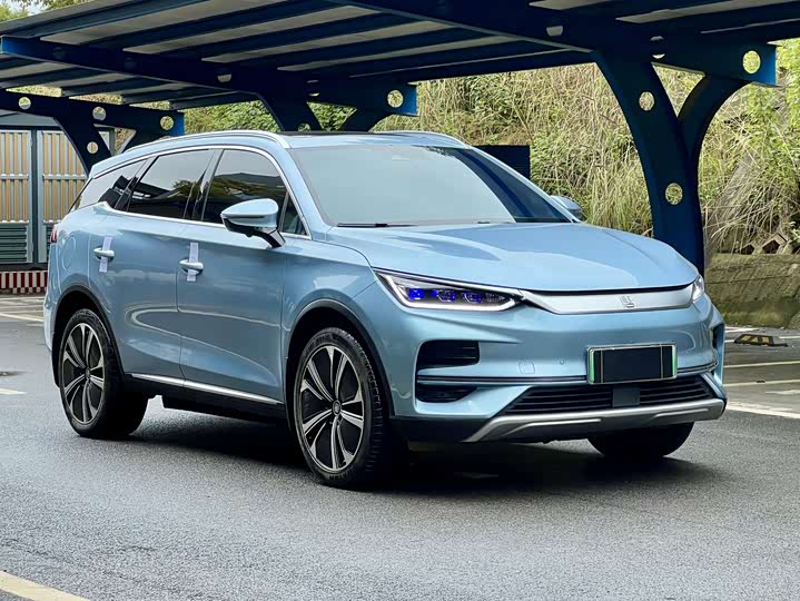 Фото 3 - BYD Tang Hybrid/EV