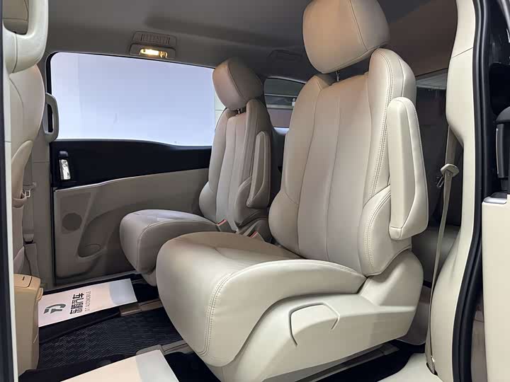 Фото 16 - Buick GL8 ES