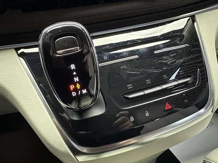 Фото 24 - Buick GL8 ES