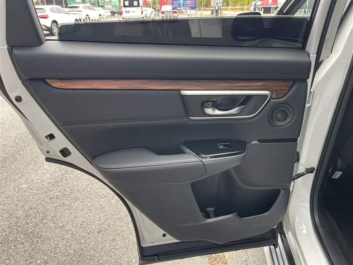 Фото 18 - Honda CR-V