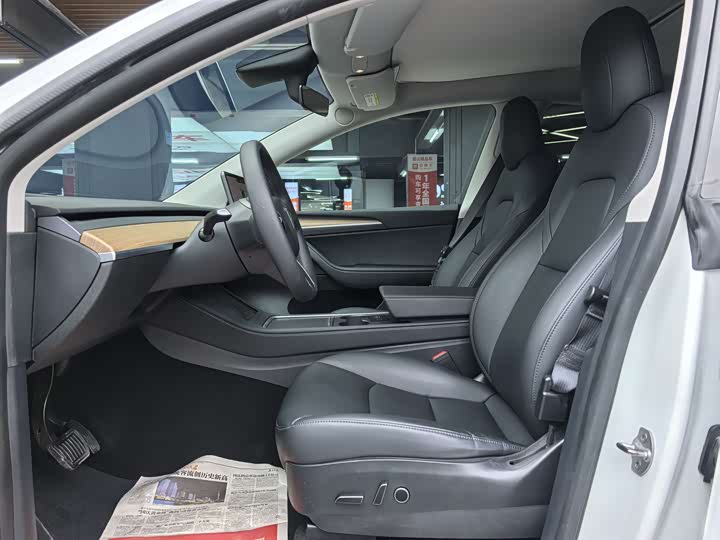 Фото 10 - Tesla Model Y