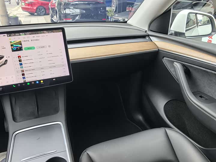 Фото 15 - Tesla Model Y