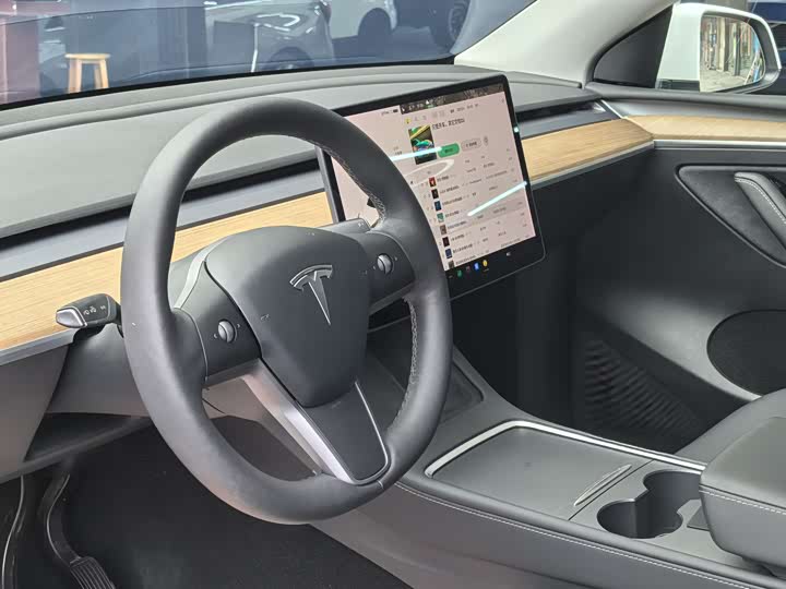 Фото 16 - Tesla Model Y