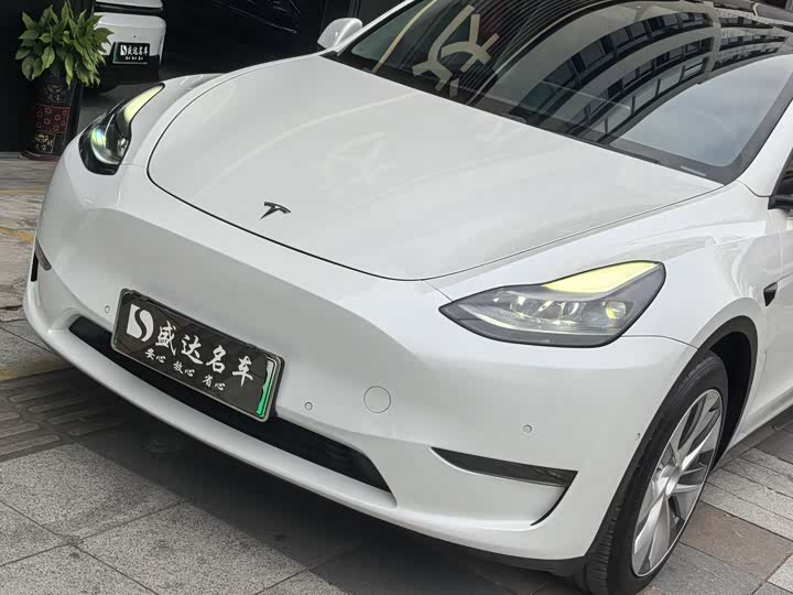 Фото 19 - Tesla Model Y