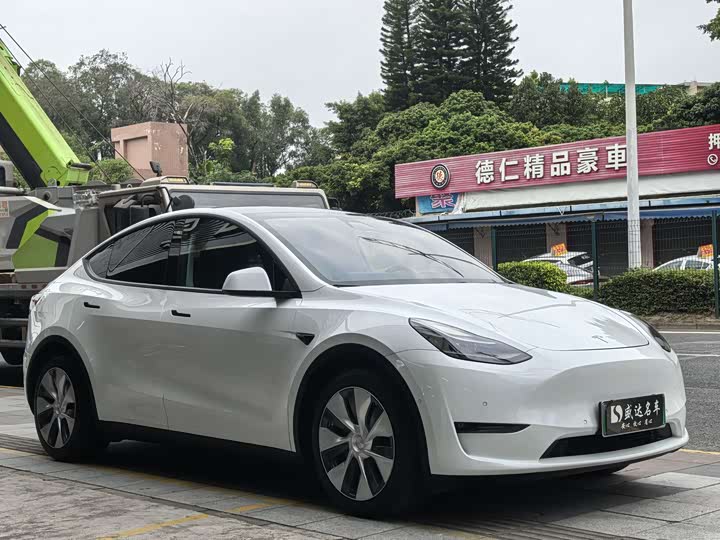 Фото 3 - Tesla Model Y