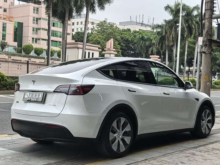 Фото 4 - Tesla Model Y