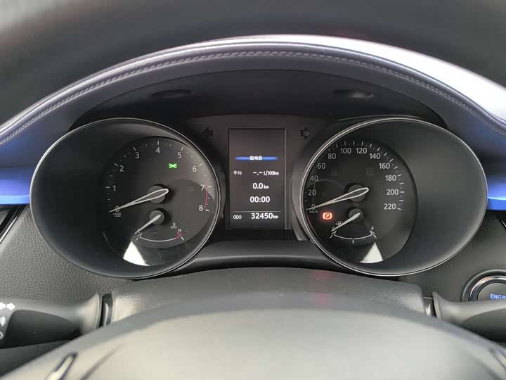 Фото 19 - Toyota C-HR