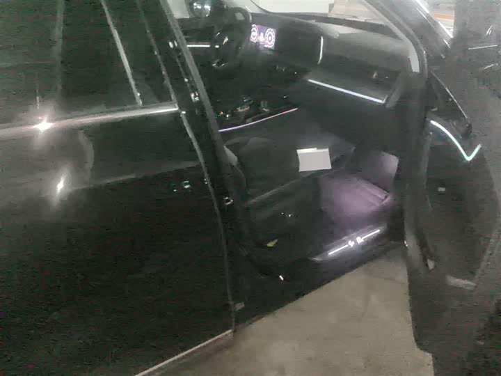 Фото 20 - Hongqi HS5