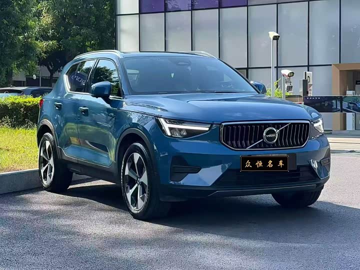 Фото 3 - Volvo XC40