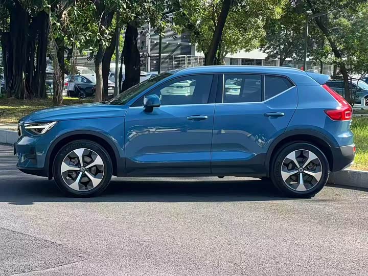 Фото 7 - Volvo XC40