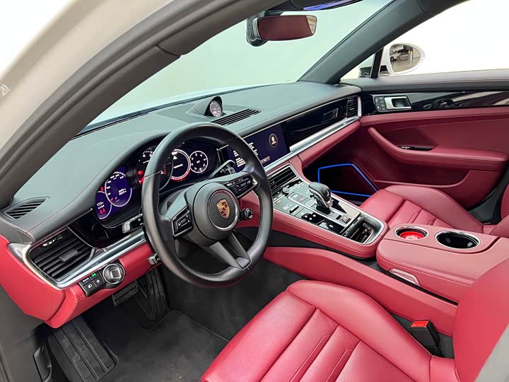 Фото 14 - Porsche Panamera