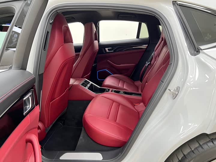 Фото 16 - Porsche Panamera