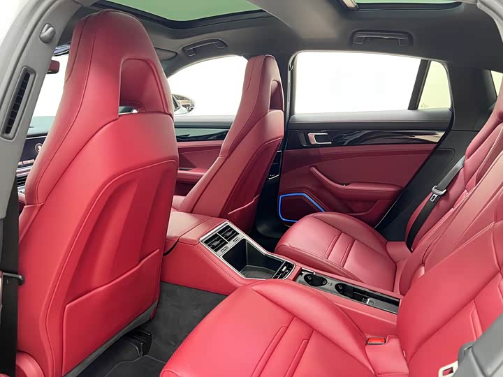 Фото 17 - Porsche Panamera