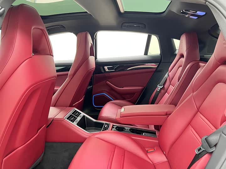 Фото 18 - Porsche Panamera