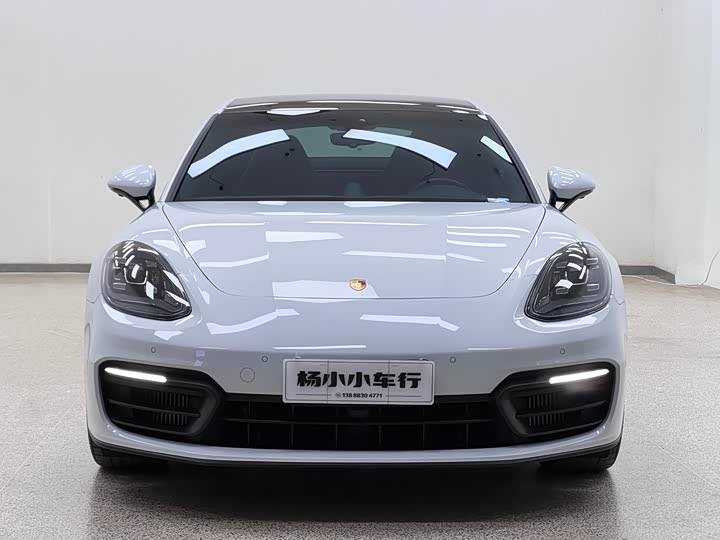 Фото 2 - Porsche Panamera