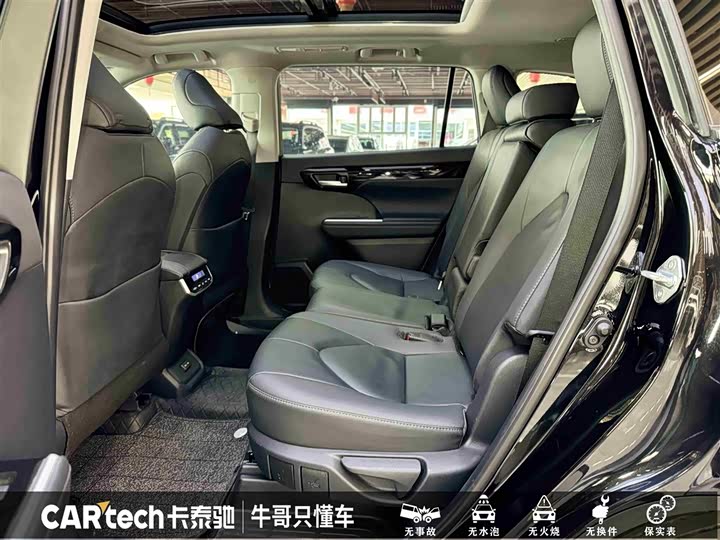 Фото 24 - Toyota Highlander