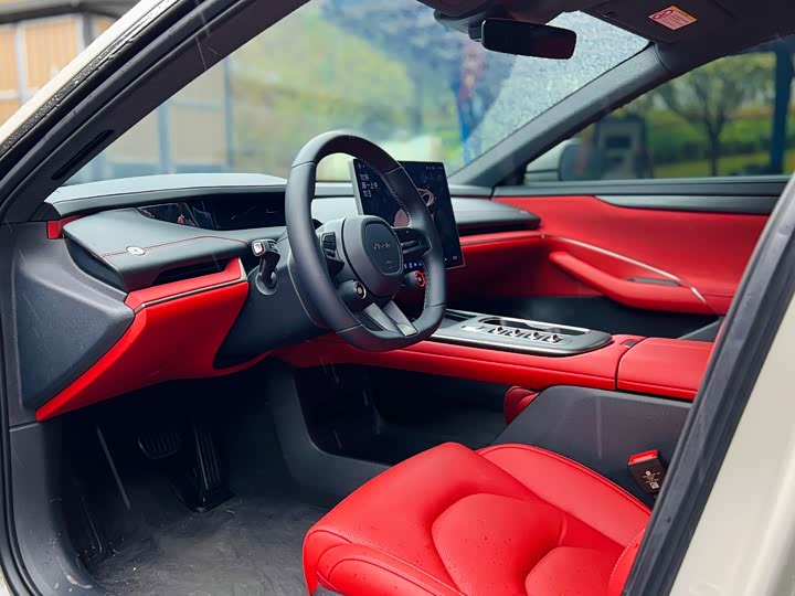 Фото 12 - Xiaomi SU7