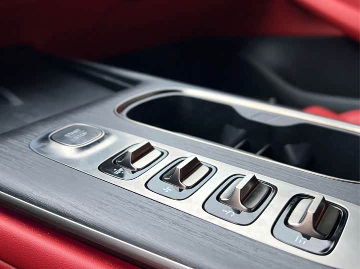 Фото 13 - Xiaomi SU7