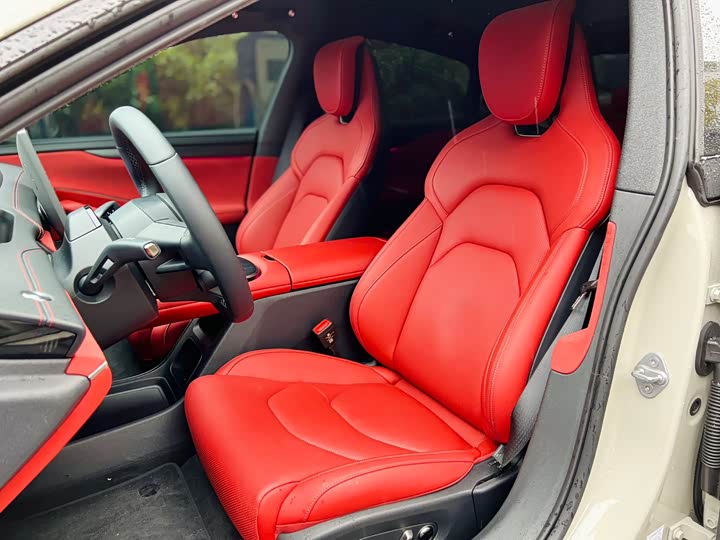 Фото 15 - Xiaomi SU7