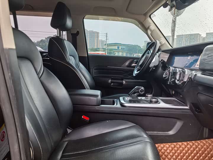 Фото 6 - Tank 300