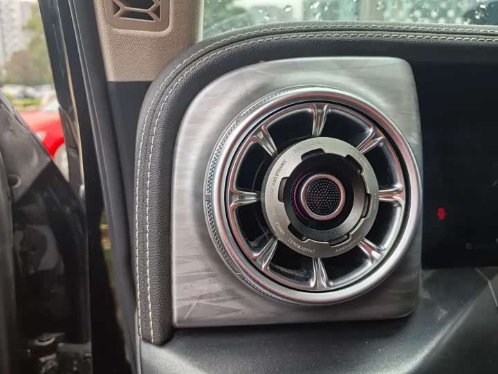 Фото 8 - Tank 300