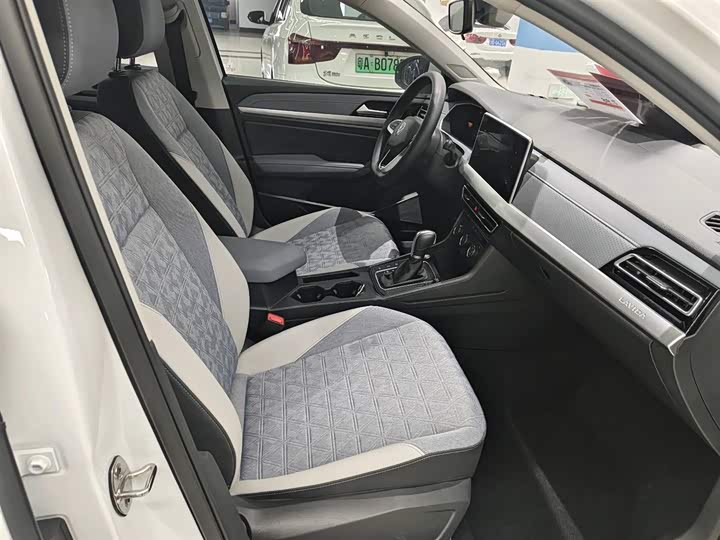 Фото 5 - Volkswagen Lavida