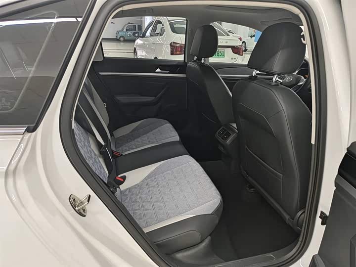 Фото 6 - Volkswagen Lavida