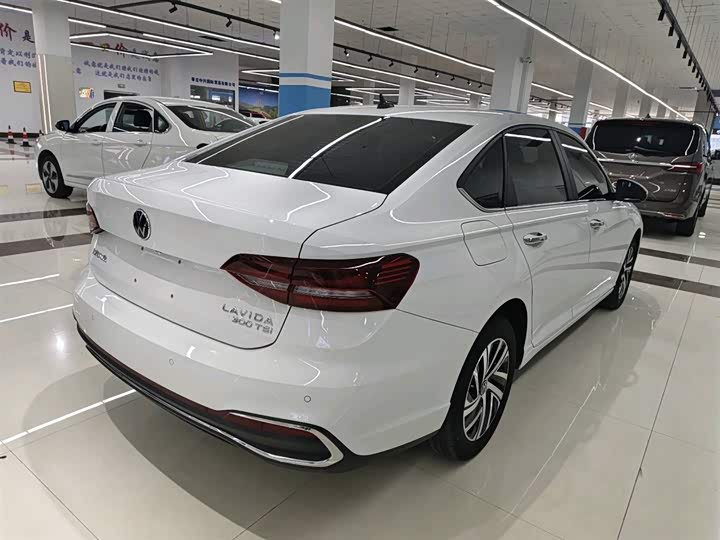 Фото 7 - Volkswagen Lavida