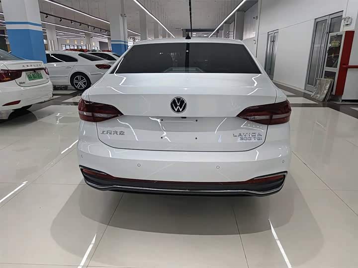 Фото 8 - Volkswagen Lavida