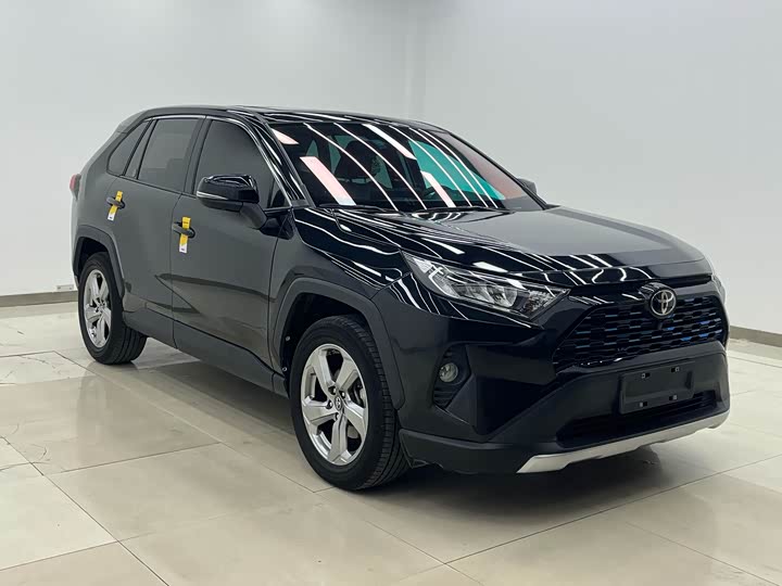 Фото 2 - Toyota RAV4