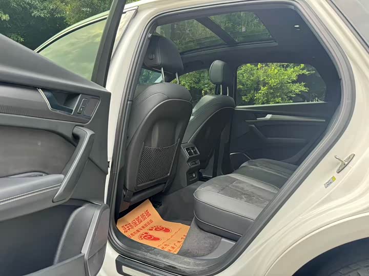 Фото 9 - Audi Q5L Sportback