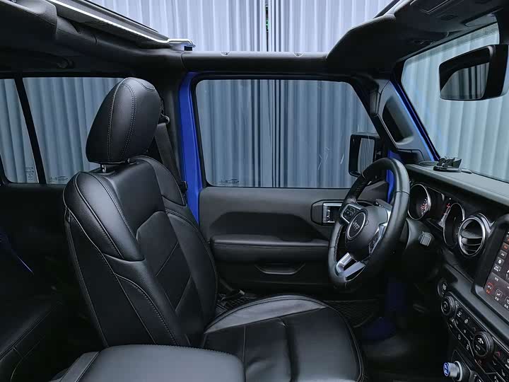 Фото 20 - Jeep Wrangler