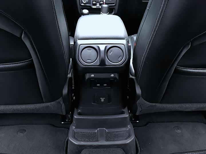 Фото 21 - Jeep Wrangler