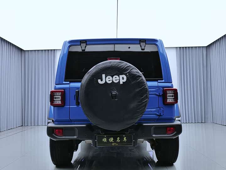 Фото 26 - Jeep Wrangler