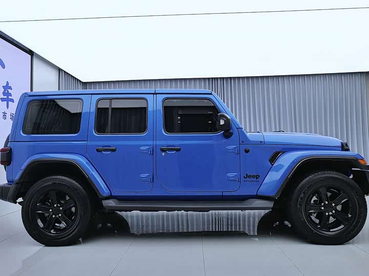 Фото 3 - Jeep Wrangler