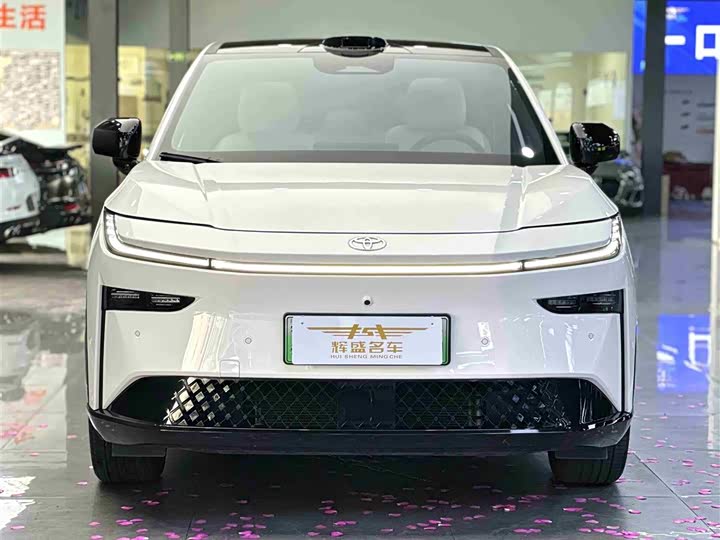 Фото 2 - Toyota bZ3X