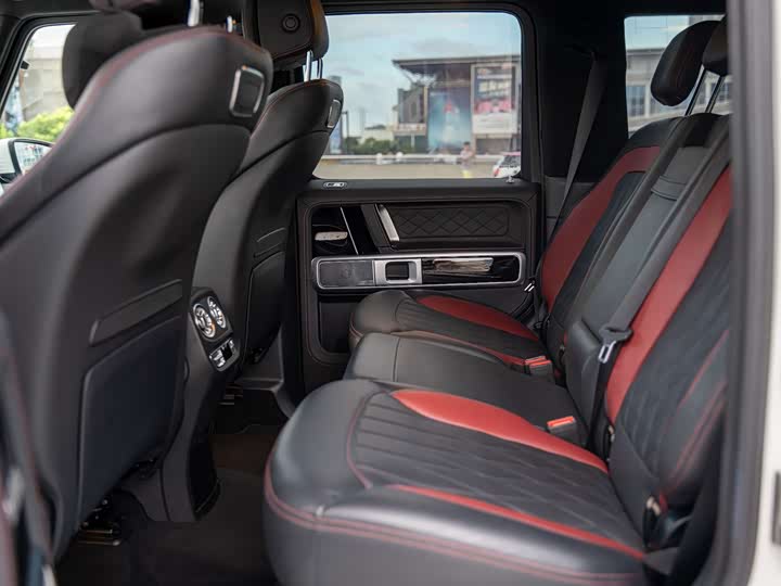 Фото 10 - Mercedes-Benz G-Class AMG