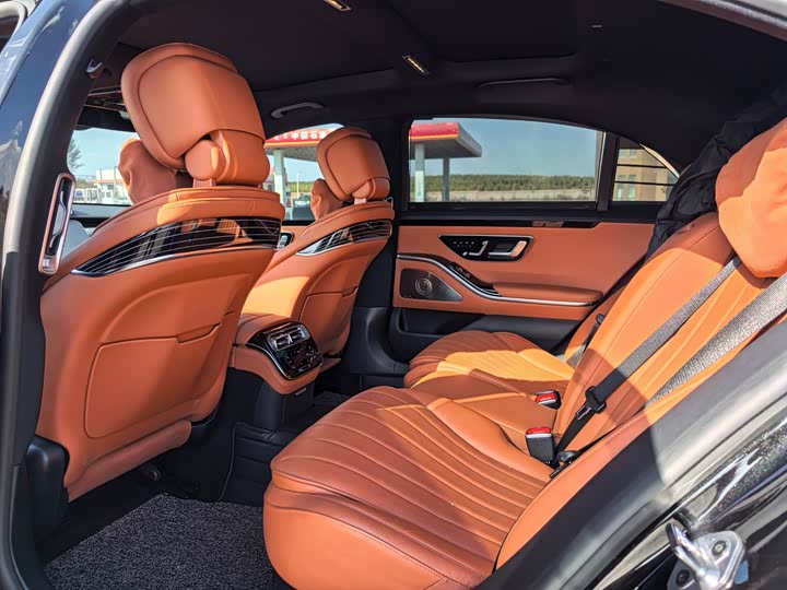 Фото 15 - Mercedes-Benz S-Class