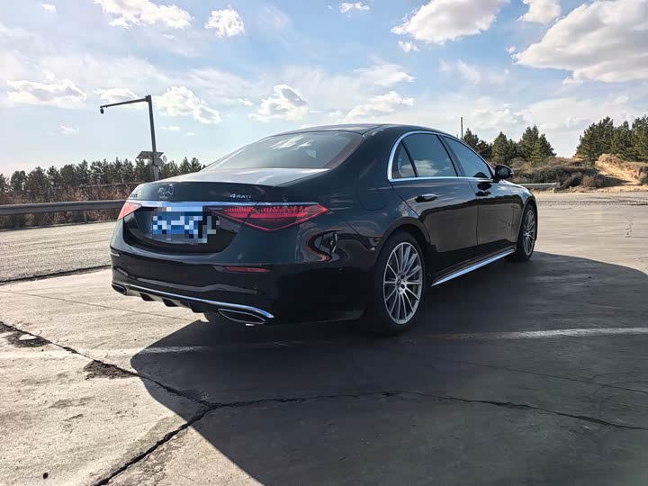 Фото 16 - Mercedes-Benz S-Class